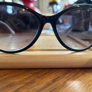 Classic Black Round Women's Sunglasses - Stylish UV Protection